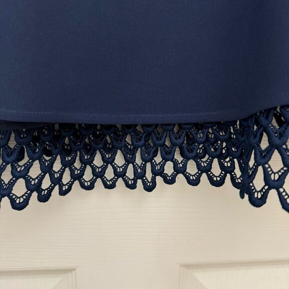 Sail to Sable Scalloped Edge Sleeveless Blouse Size Small Navy Blue Preppy - Picture 3 of 5